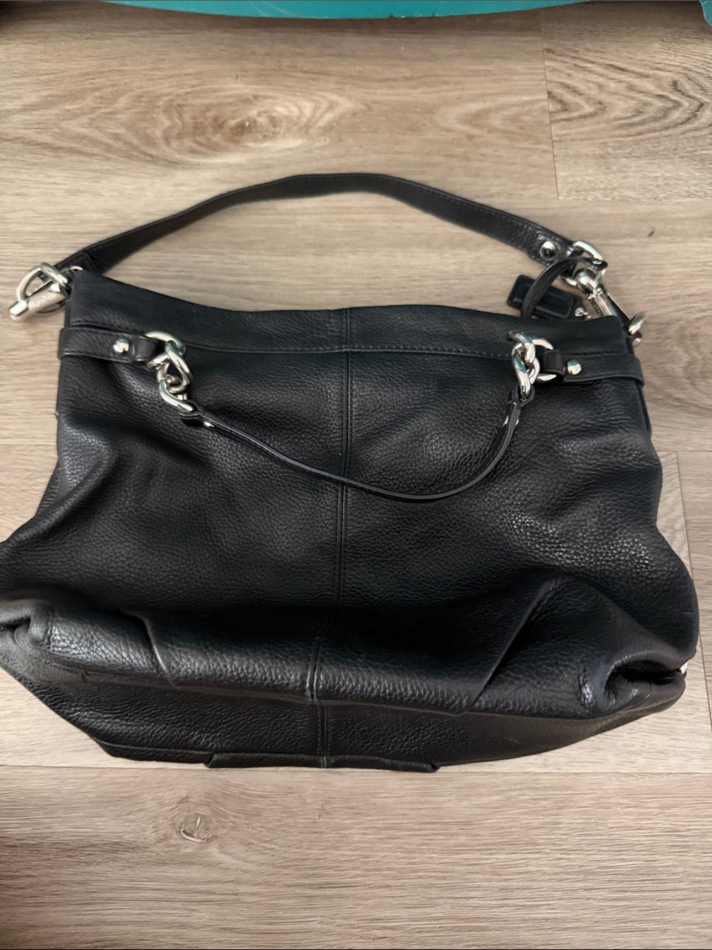 Coach Black Leather Shoulder Bag with Chain Accents - Picture 2 of 6